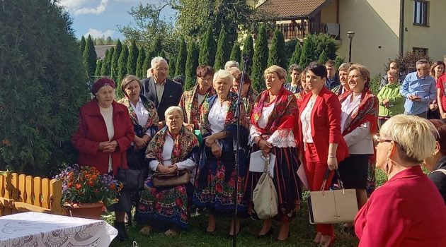 Poświęcenie nowego Krzyża w miejscowości Eustachów